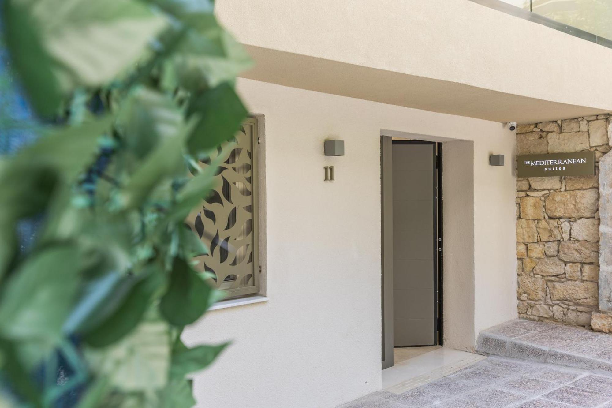 The Mediterranean Suites Piraeus Ngoại thất bức ảnh
