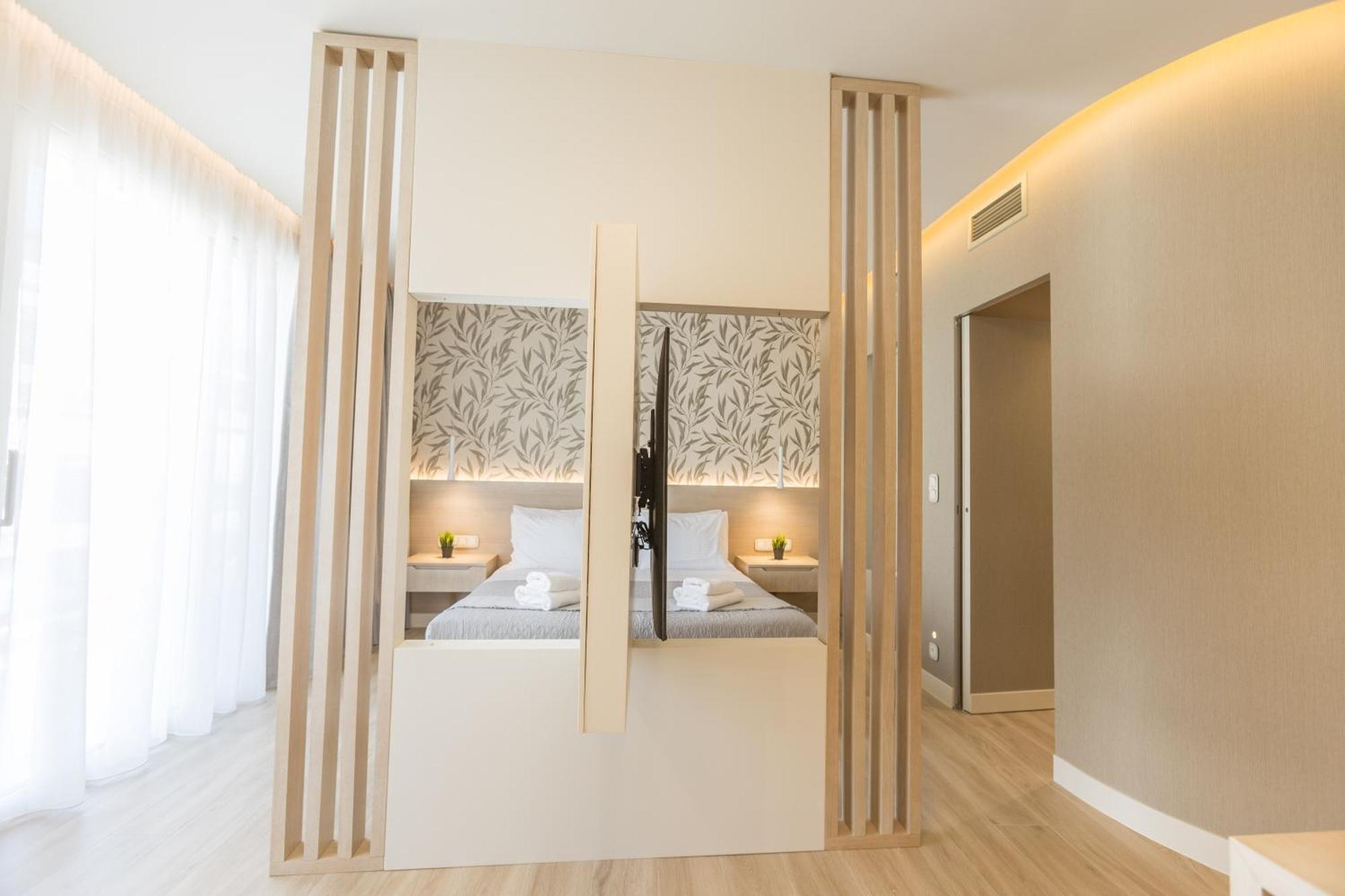 The Mediterranean Suites Piraeus Ngoại thất bức ảnh