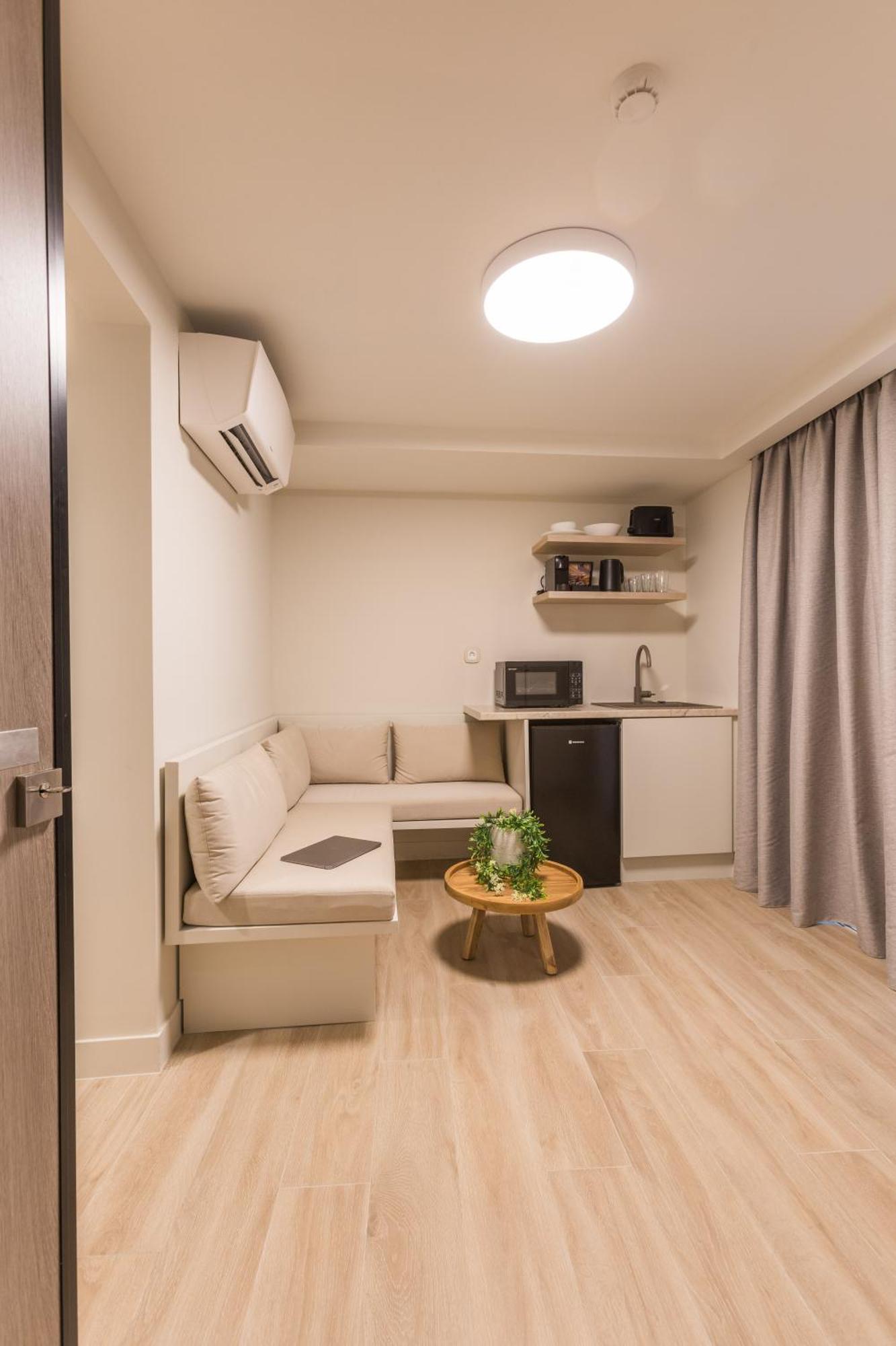 The Mediterranean Suites Piraeus Ngoại thất bức ảnh