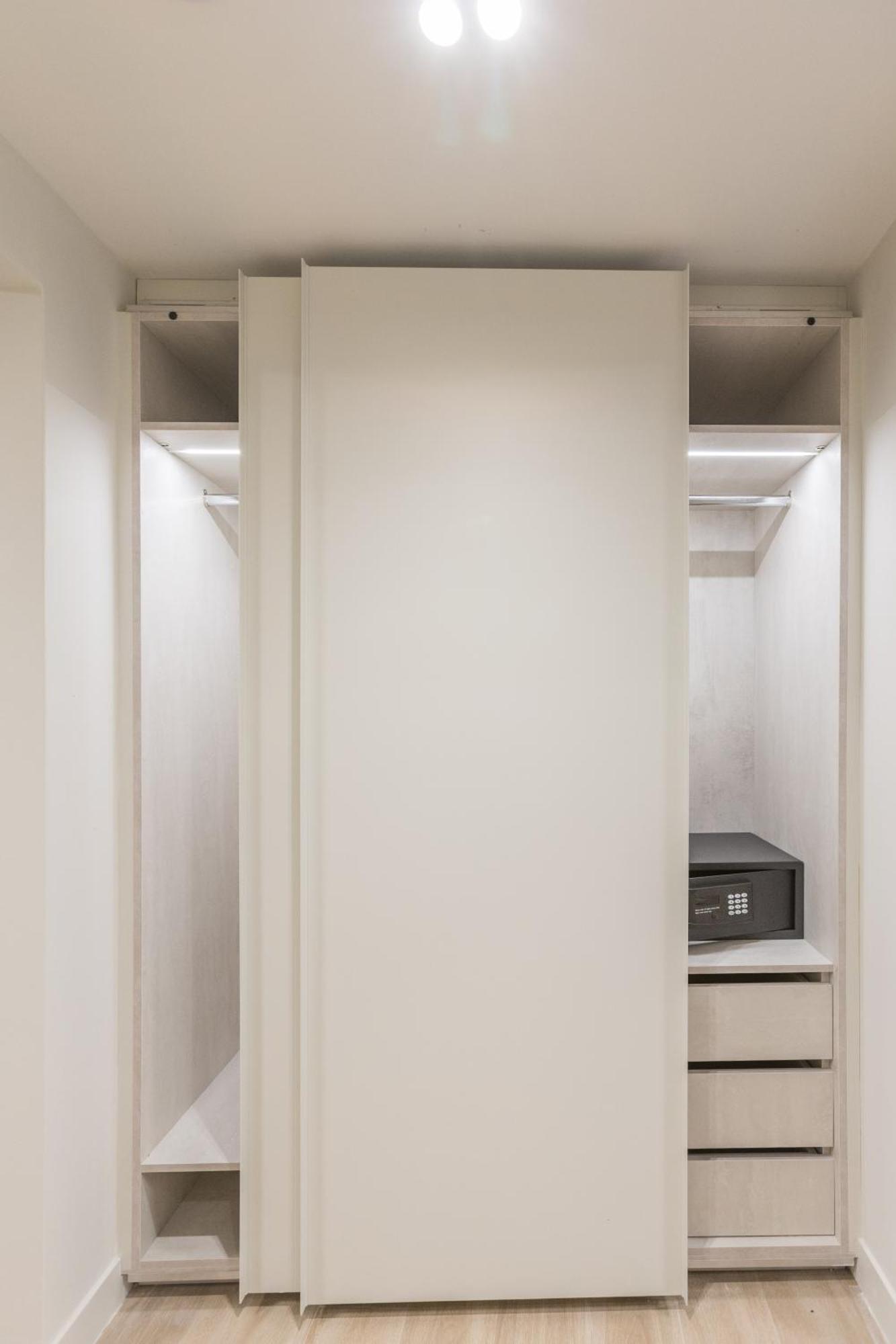 The Mediterranean Suites Piraeus Ngoại thất bức ảnh
