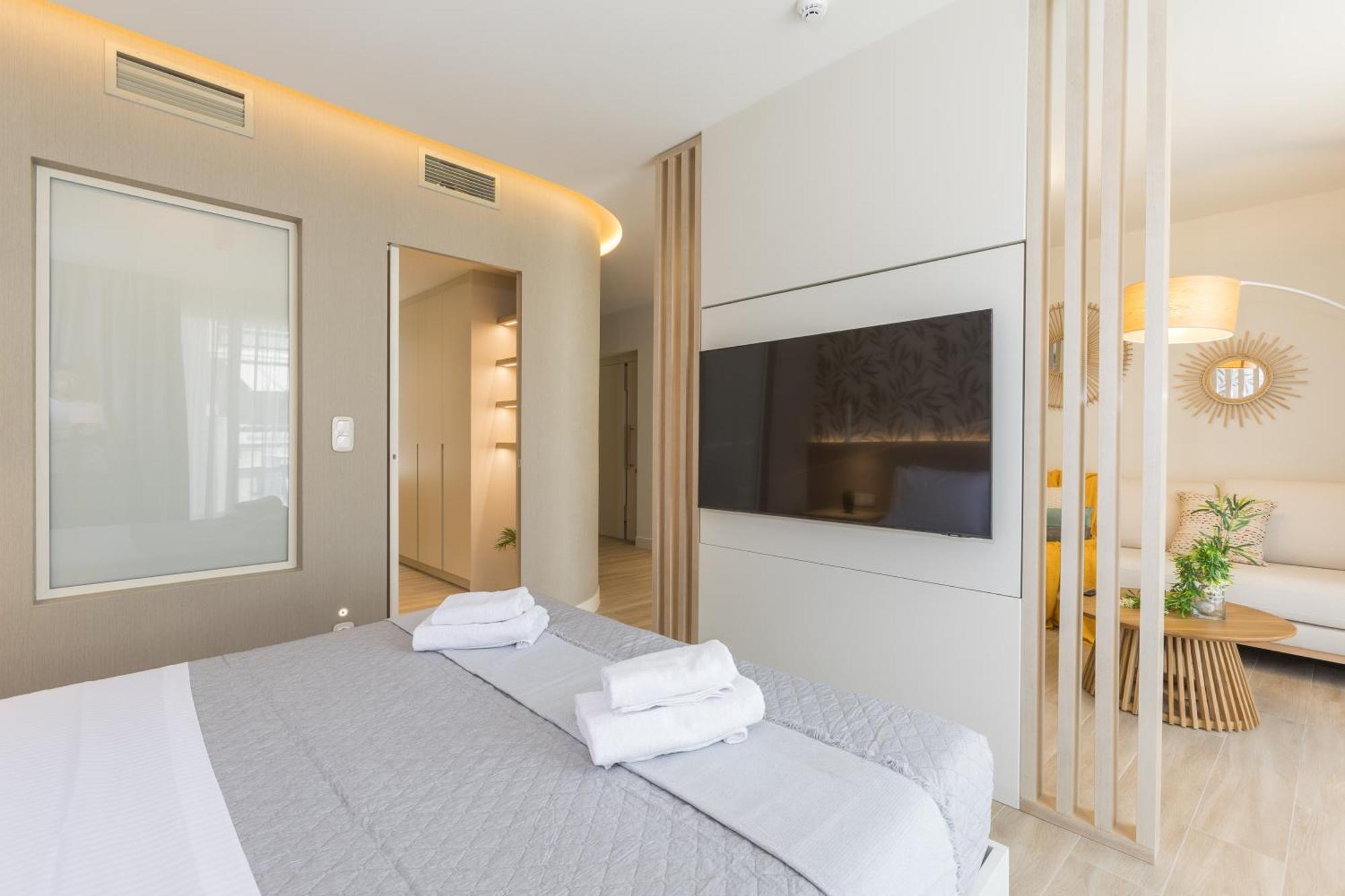 The Mediterranean Suites Piraeus Ngoại thất bức ảnh