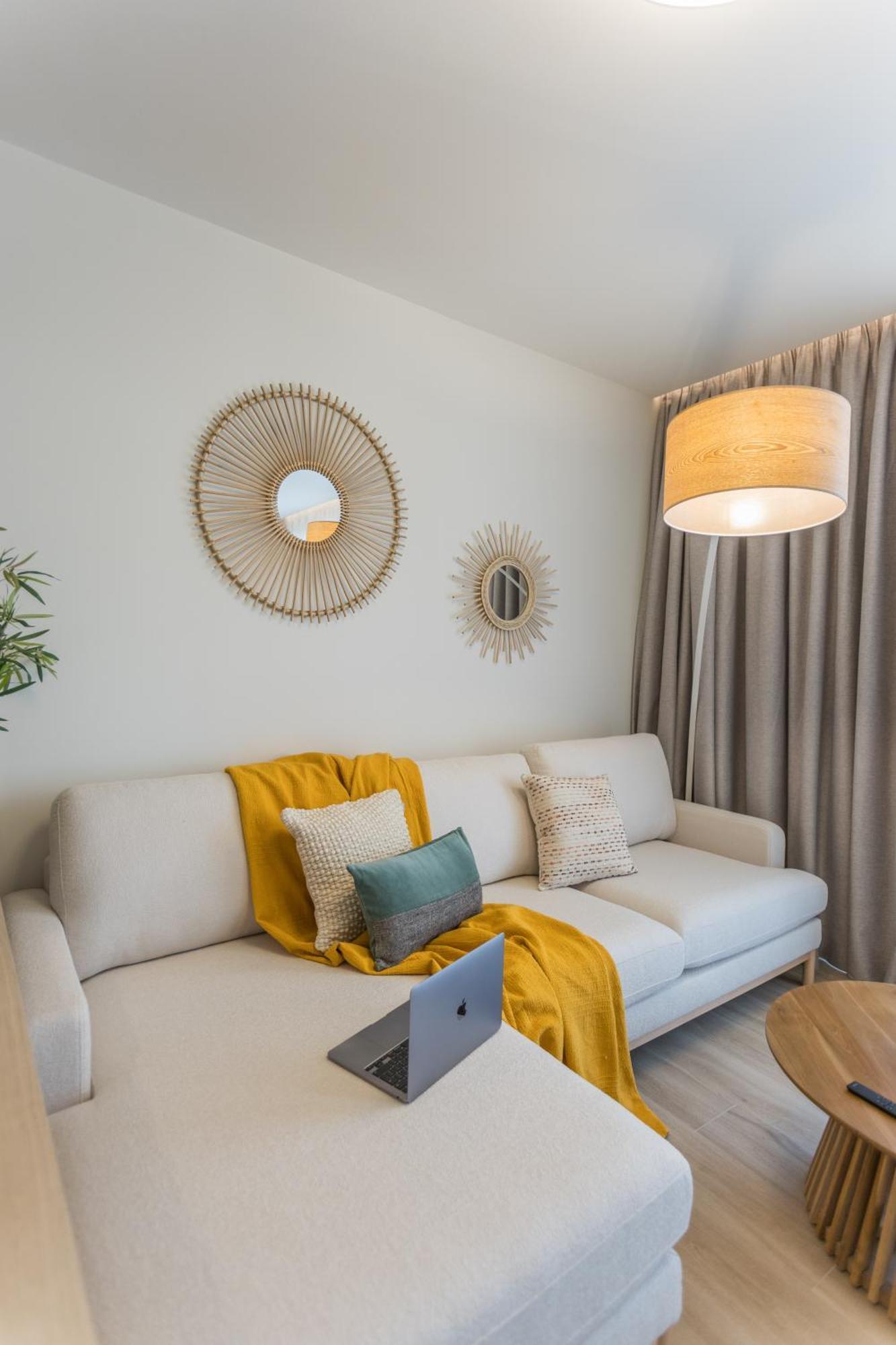 The Mediterranean Suites Piraeus Ngoại thất bức ảnh