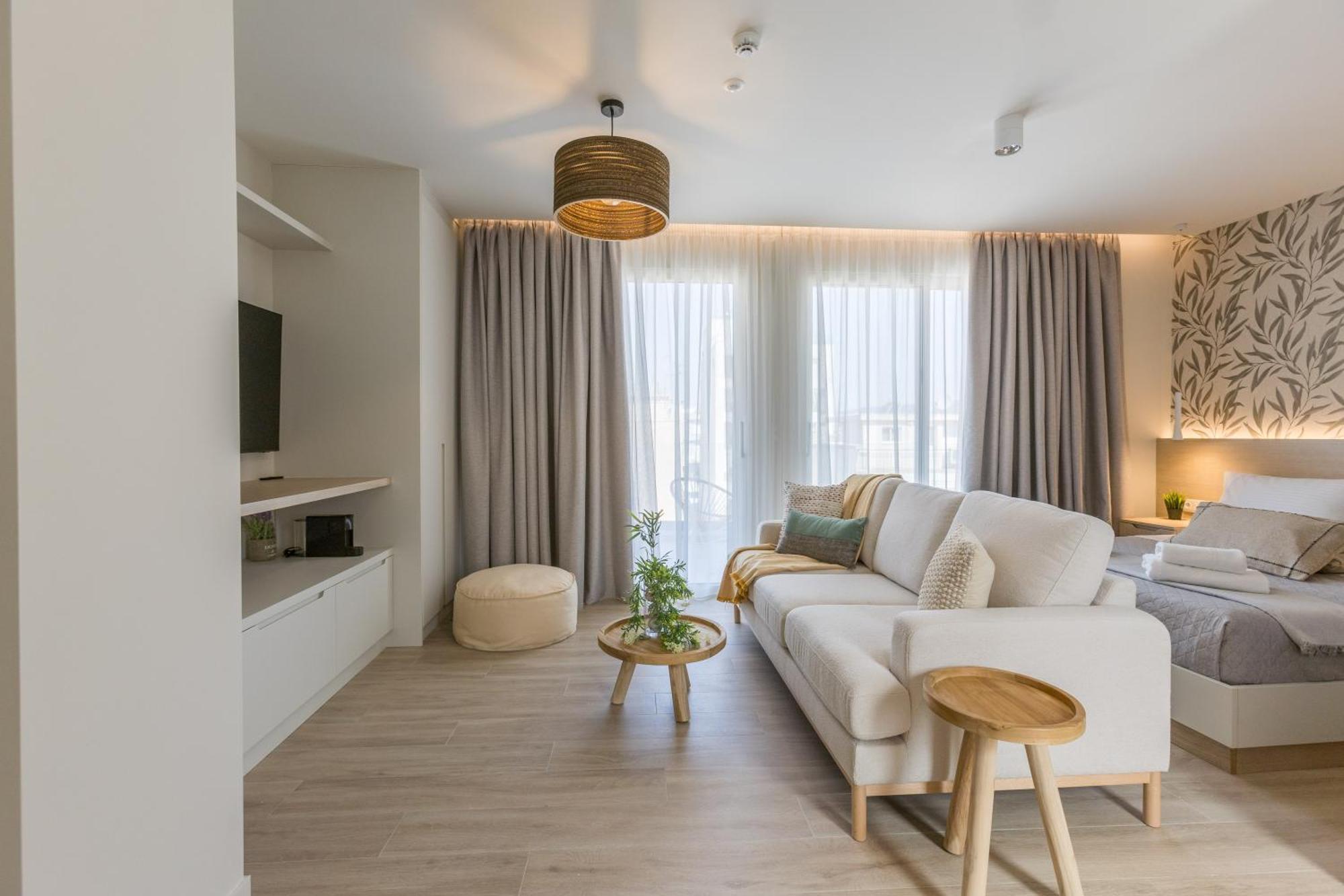 The Mediterranean Suites Piraeus Ngoại thất bức ảnh