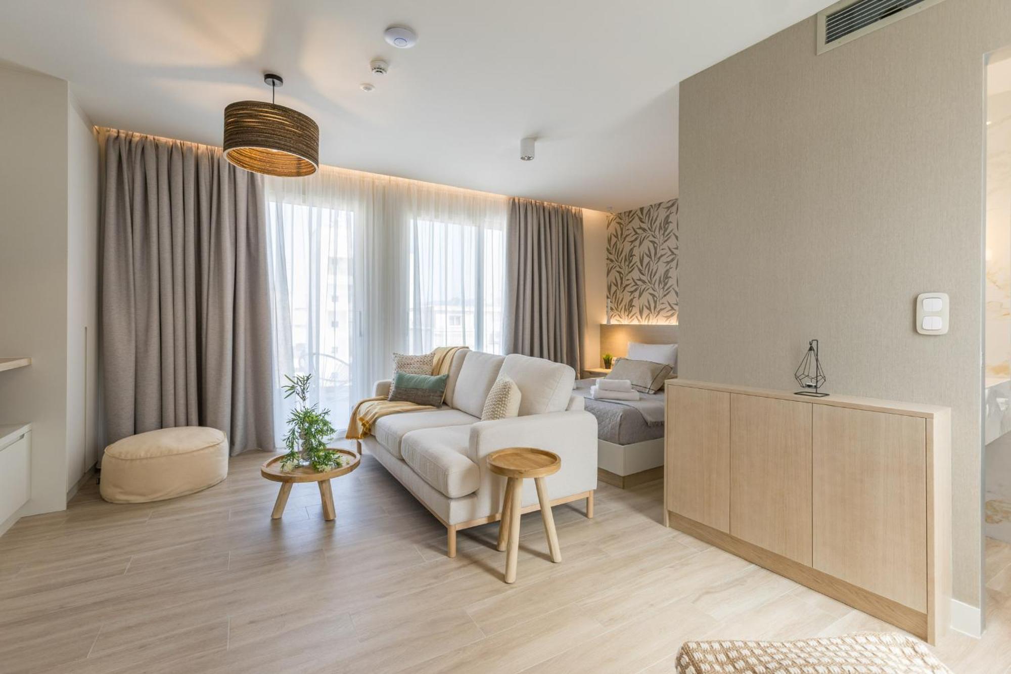 The Mediterranean Suites Piraeus Ngoại thất bức ảnh