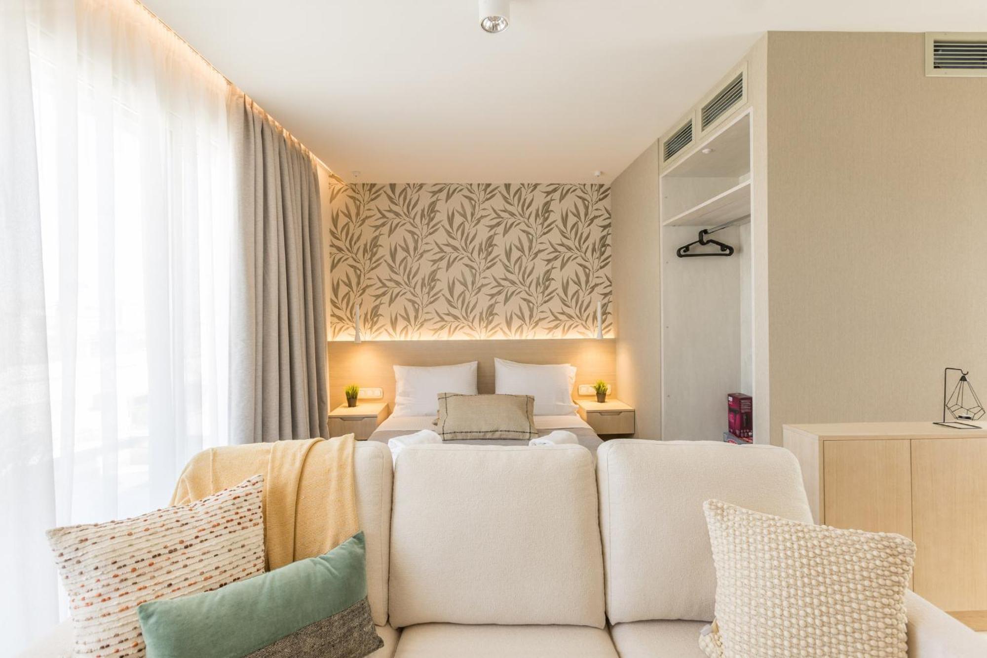 The Mediterranean Suites Piraeus Ngoại thất bức ảnh