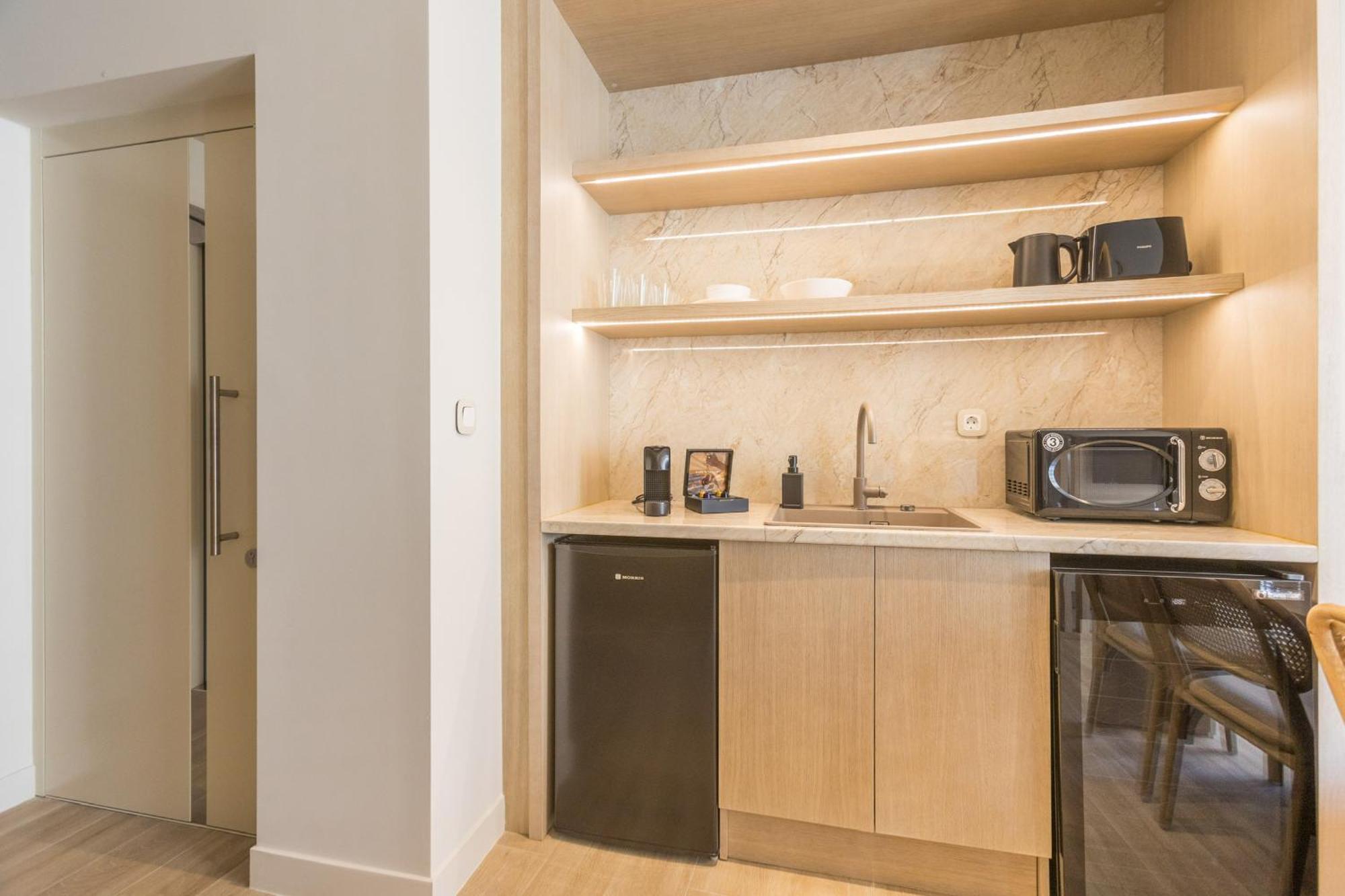 The Mediterranean Suites Piraeus Ngoại thất bức ảnh