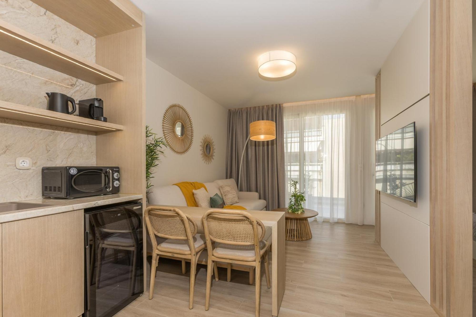 The Mediterranean Suites Piraeus Ngoại thất bức ảnh
