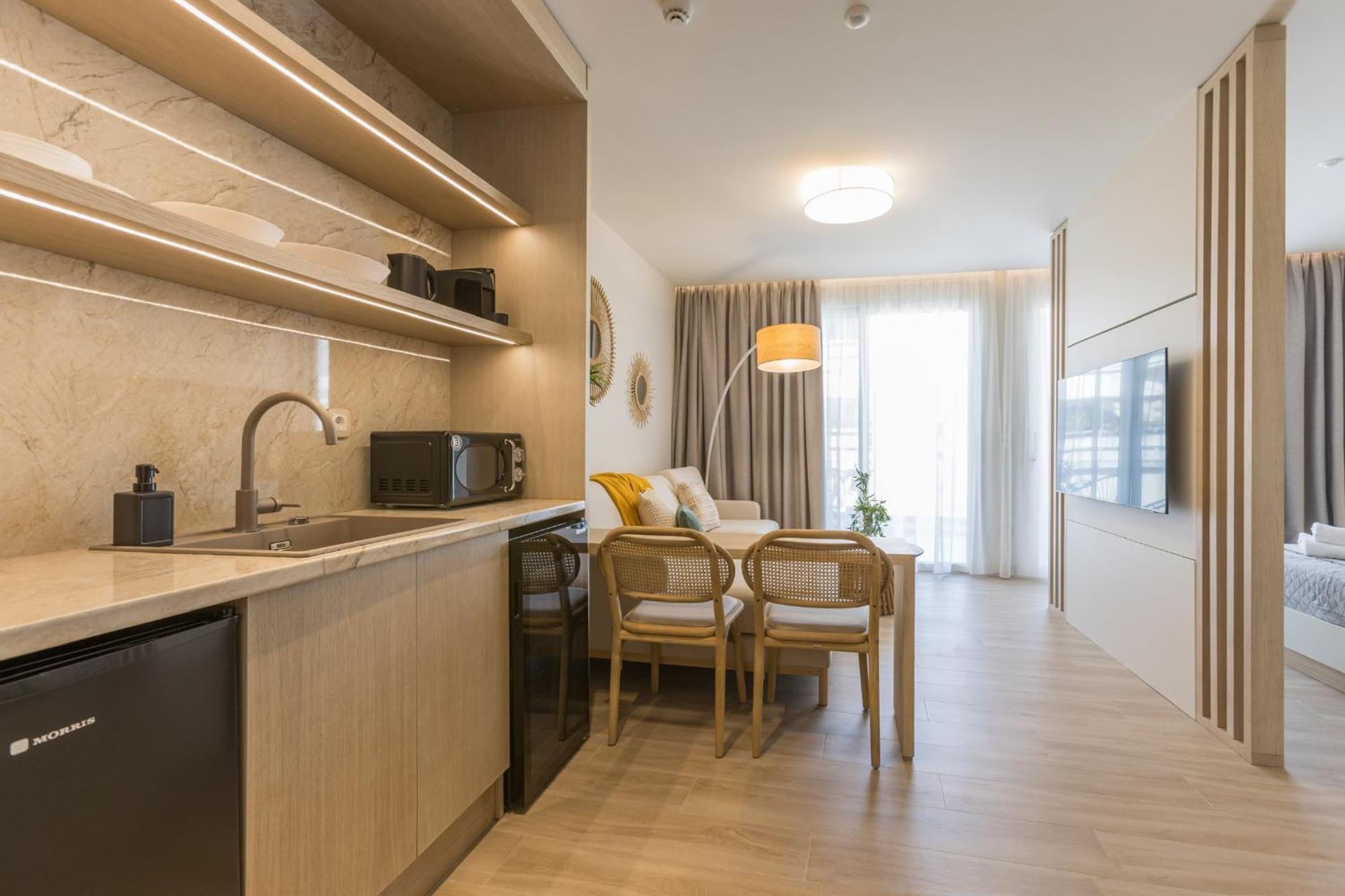 The Mediterranean Suites Piraeus Ngoại thất bức ảnh